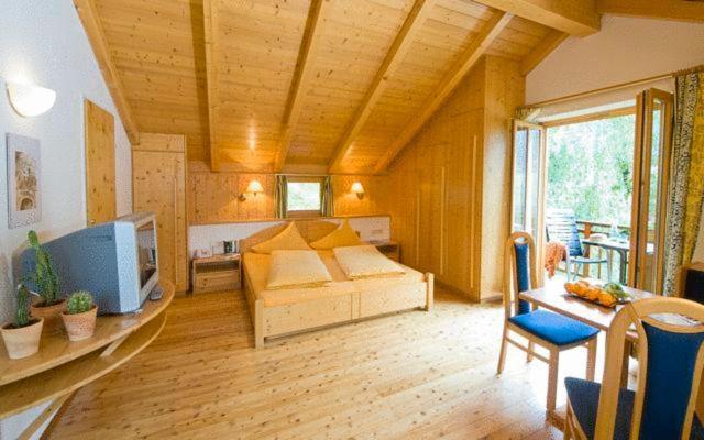 Hotel Haus Am See Вайсензее Экстерьер фото